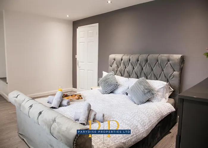 The Knutton House - Spacious Comfort By Parydise Properties - Leisure & Business Stays - Sleeps 7