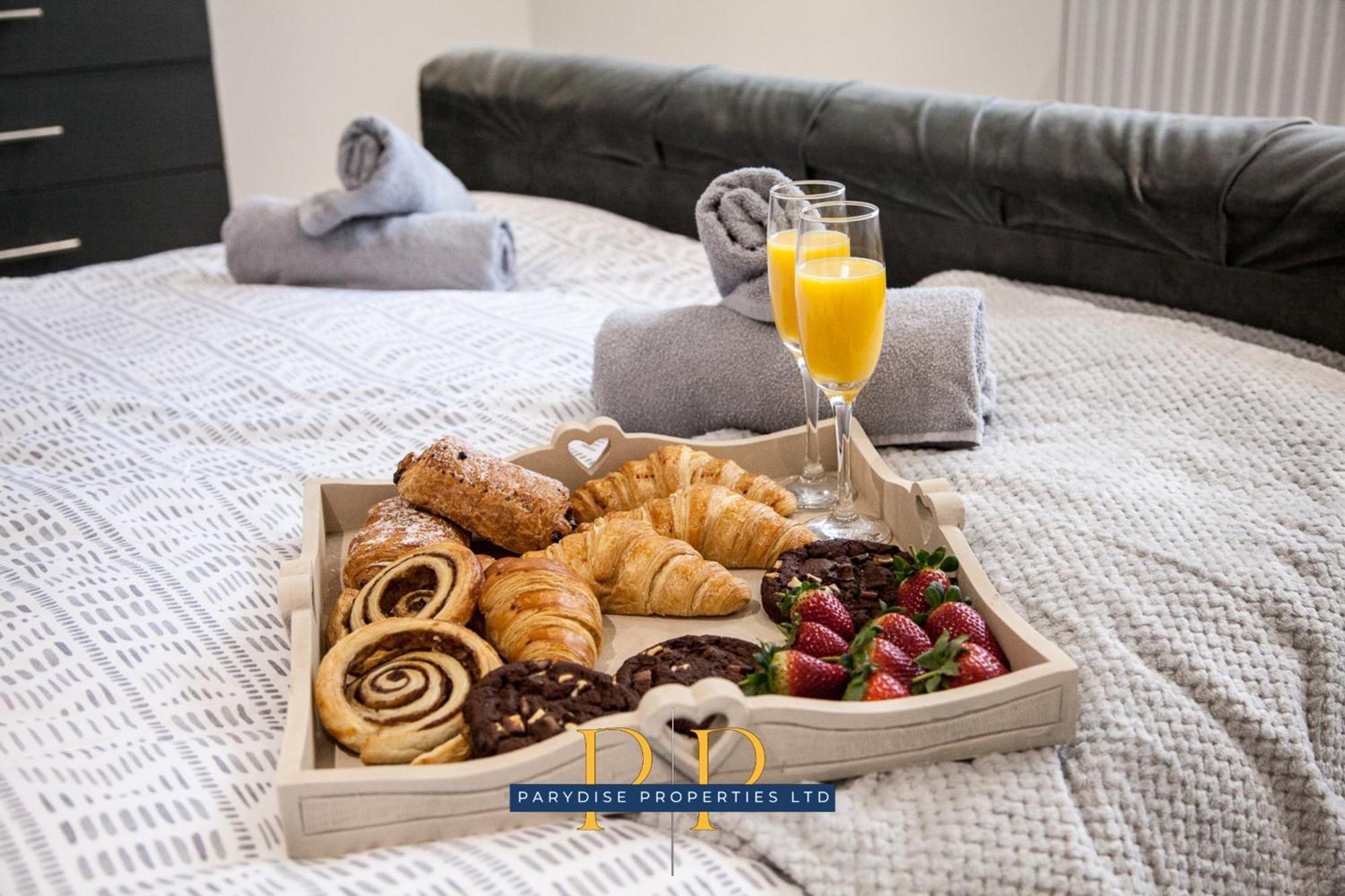 The Knutton House - Spacious Comfort By Parydise - Leisure & Business - Sleeps 7 * Newcastle-under-Lyme